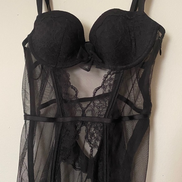 Victoria's Secret Black Push Up Bra Bustier Corset with Garters - Picture 2 of 5